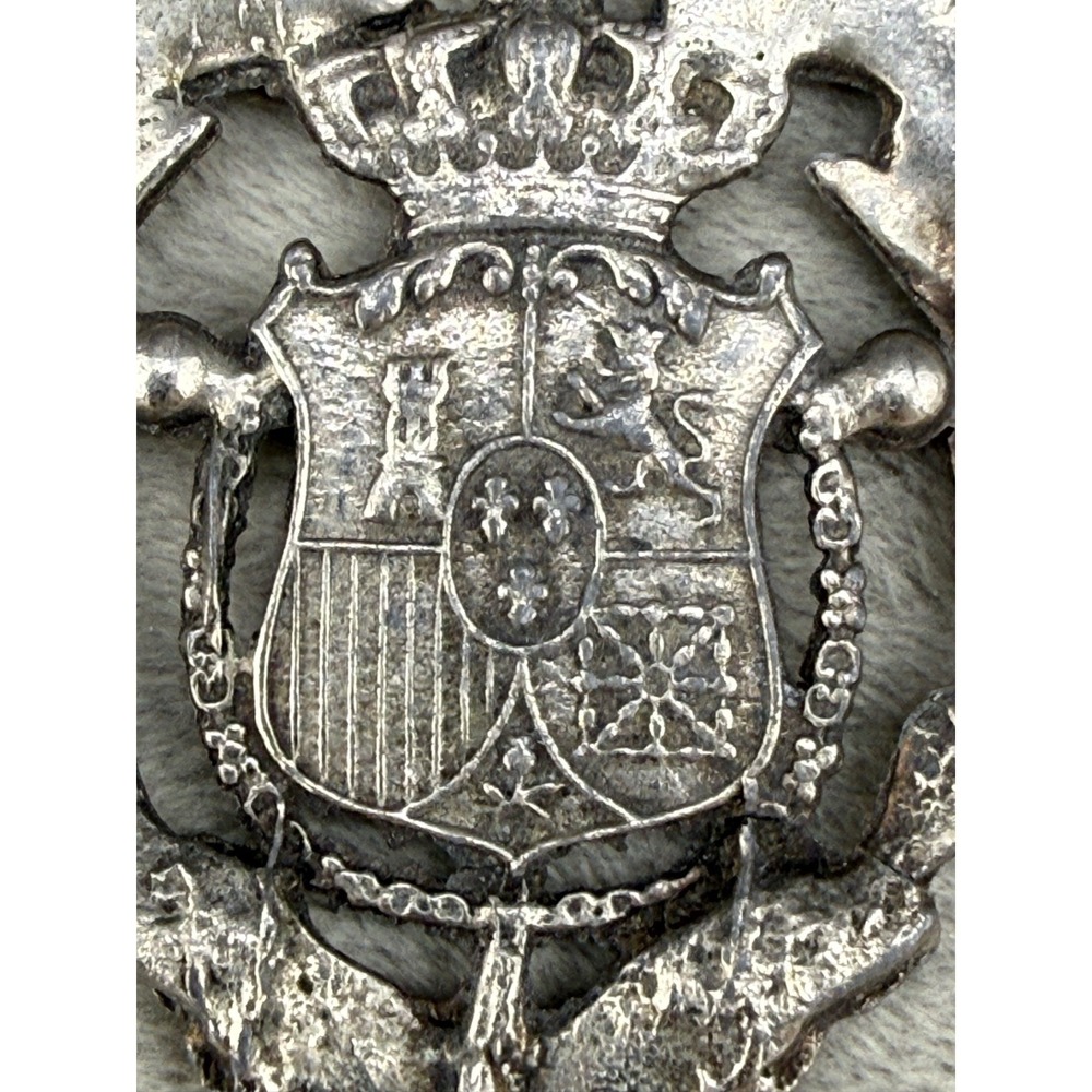 Vintage Estate Pendant Silver Tone Heraldic Kent XIV Coat of Arms Wreath - Picture 9 of 10